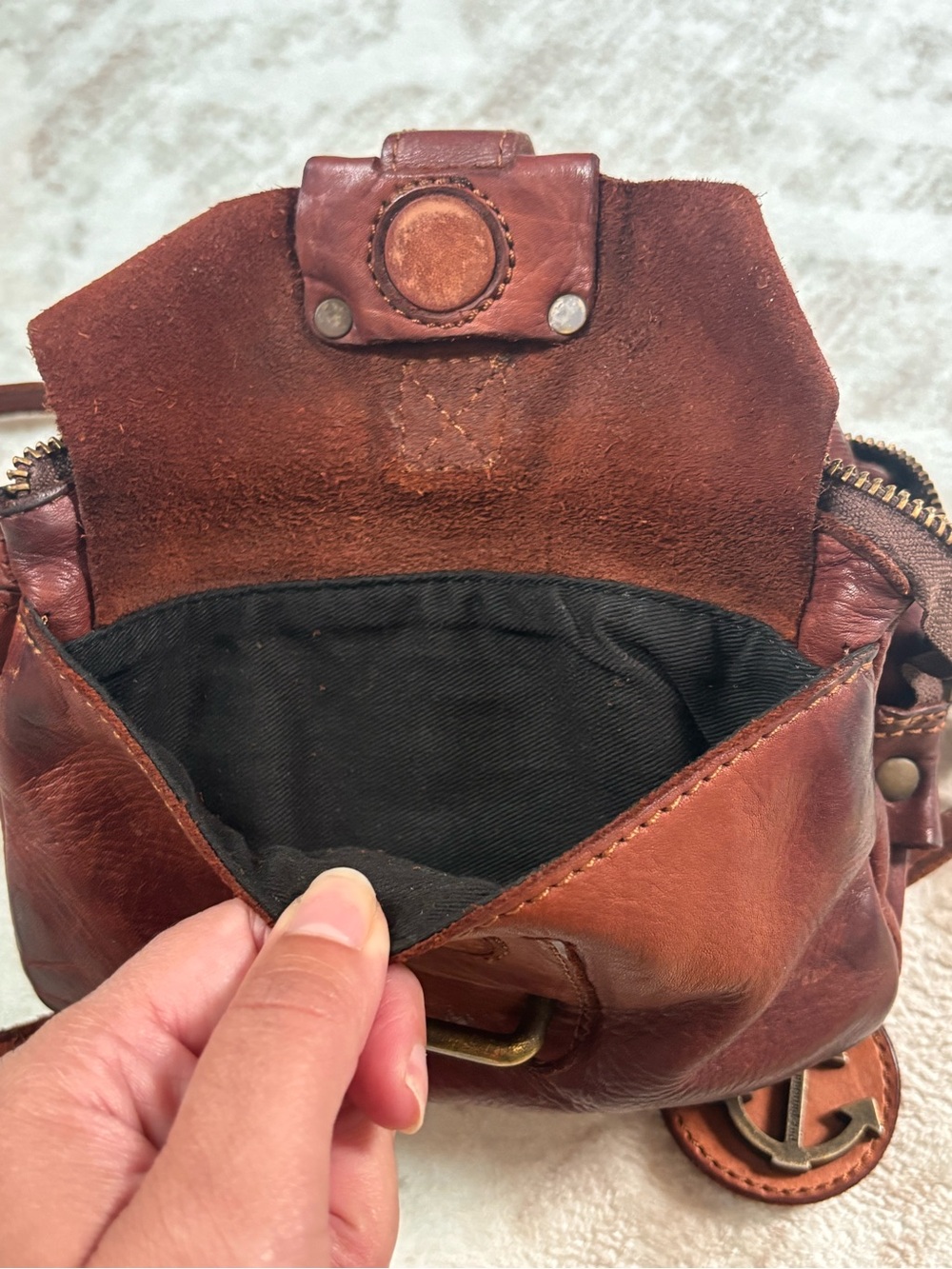 Harbour 2nd brown leather crossbody bag - Picture 6 of 6